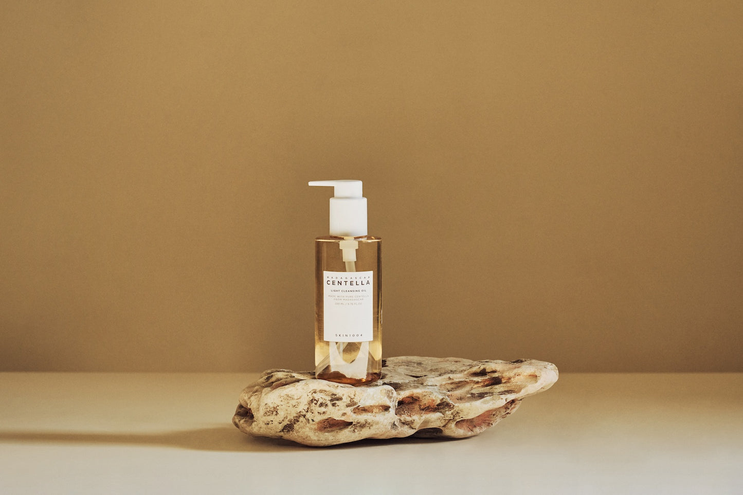 Madagascar Centella Light Cleansing Oil 200ml