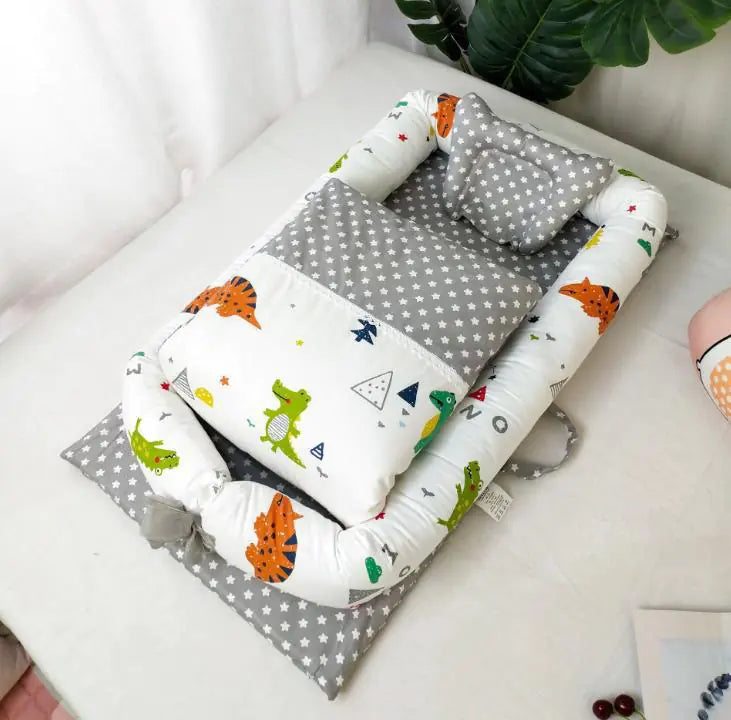 Foldable Portable Crib with Bionic Infant Mattress